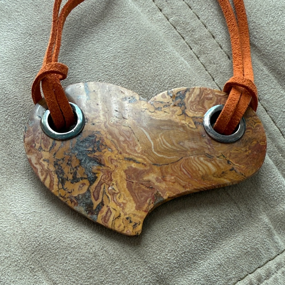 DTR Jay King sterling silver and natural jasper heart necklace on a leather cord - Picture 4 of 5